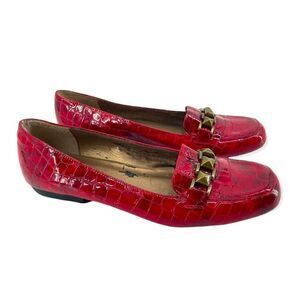 Vintage Vaneli Women’s Red Croco Textured Patent Leather Loafers Size 8.5M
